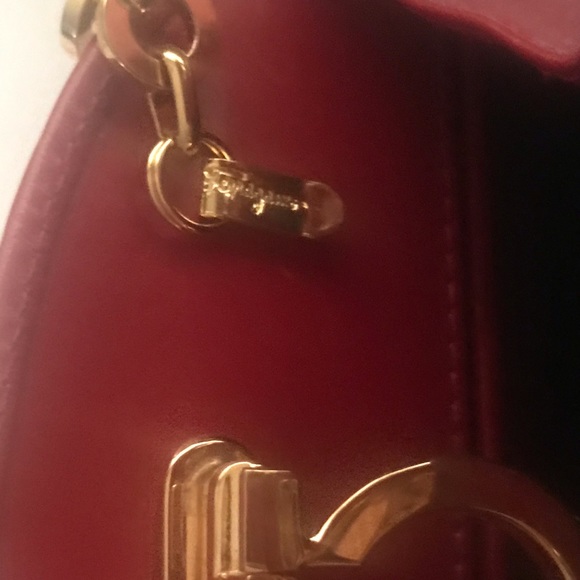 Red Salvatore Ferragamo Small Gancini Bag Gold Tone Original Owner Holiday - Picture 7 of 16
